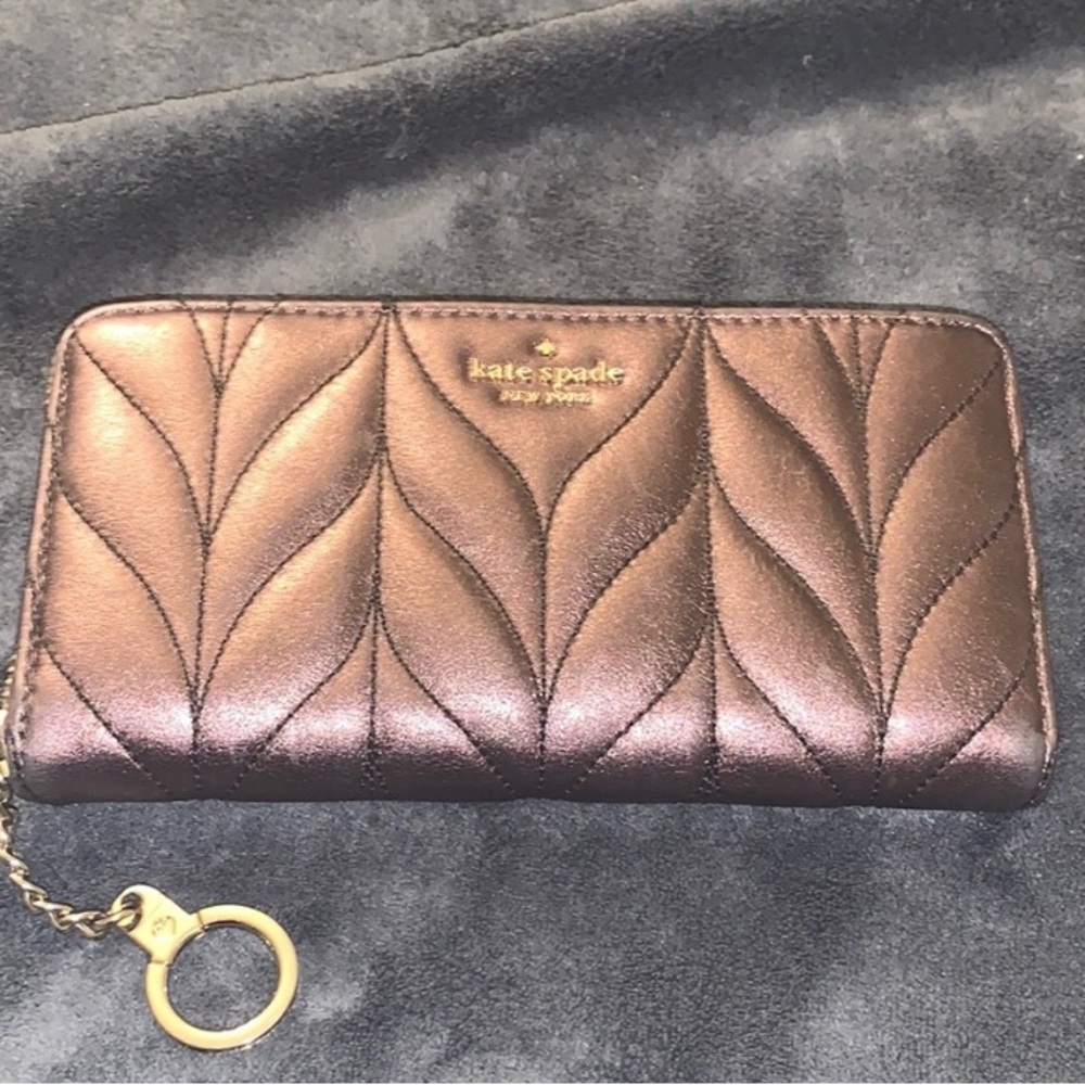 Kate Spade ♠️ Large quilted leather wallet